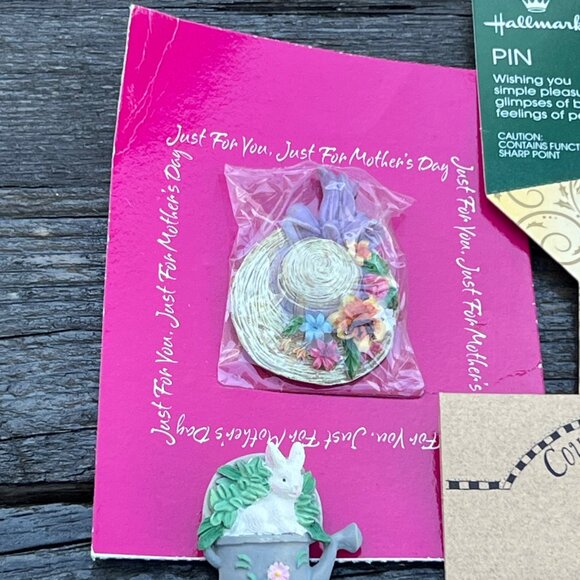 Vintage Lot Holiday Pins Hallmark Thanksgiving TURKEY Easter Bunny Star US Flag - Picture 7 of 9